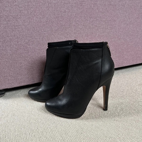 Elegant Black Leather Heeled Boots - Picture 1 of 2